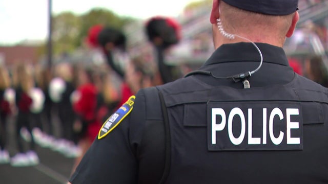 6p-pkg-eden-prairie-football-game-security-rantala-greiner-101426-00-00-5611.jpg 