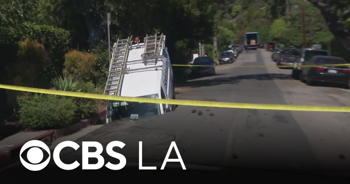 Sinkhole swallows Spectrum van in Los Feliz - CBS Los Angeles