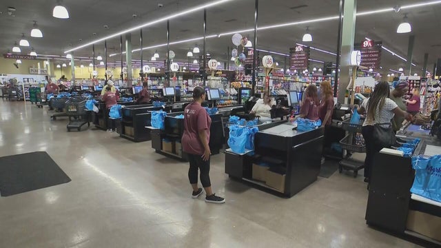 Sen. Warren calls for scrutiny of Giant Eagle-Kroger merger from FTC and DOJ