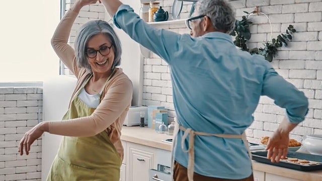 dancing-in-the-kitchen-1280.jpg 