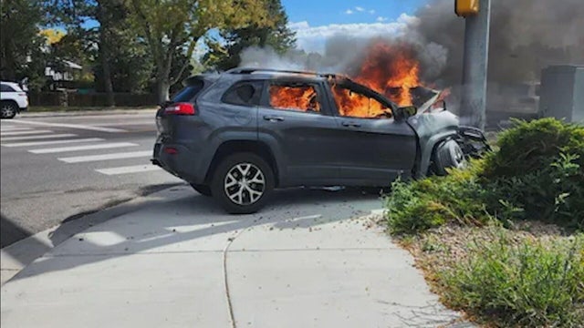 Off-duty Colorado deputy, bystanders rescue driver from burning vehicle