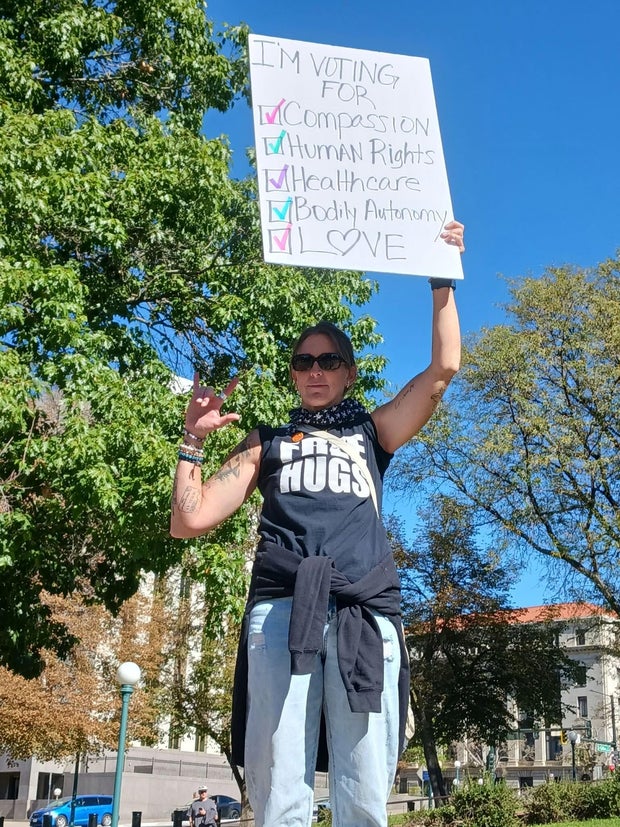 no-kings-vote-early-denver-credit-rhonda-lynn.jpg 