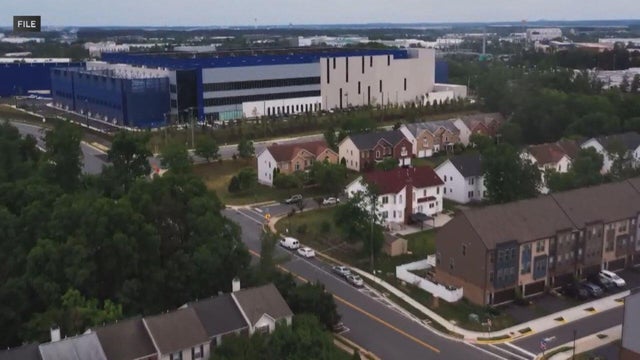 elk-grove-village-data-center.jpg 