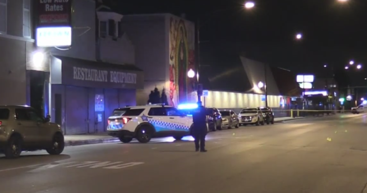 4 injured in drive-by mass shooting in Little Village - CBS Chicago