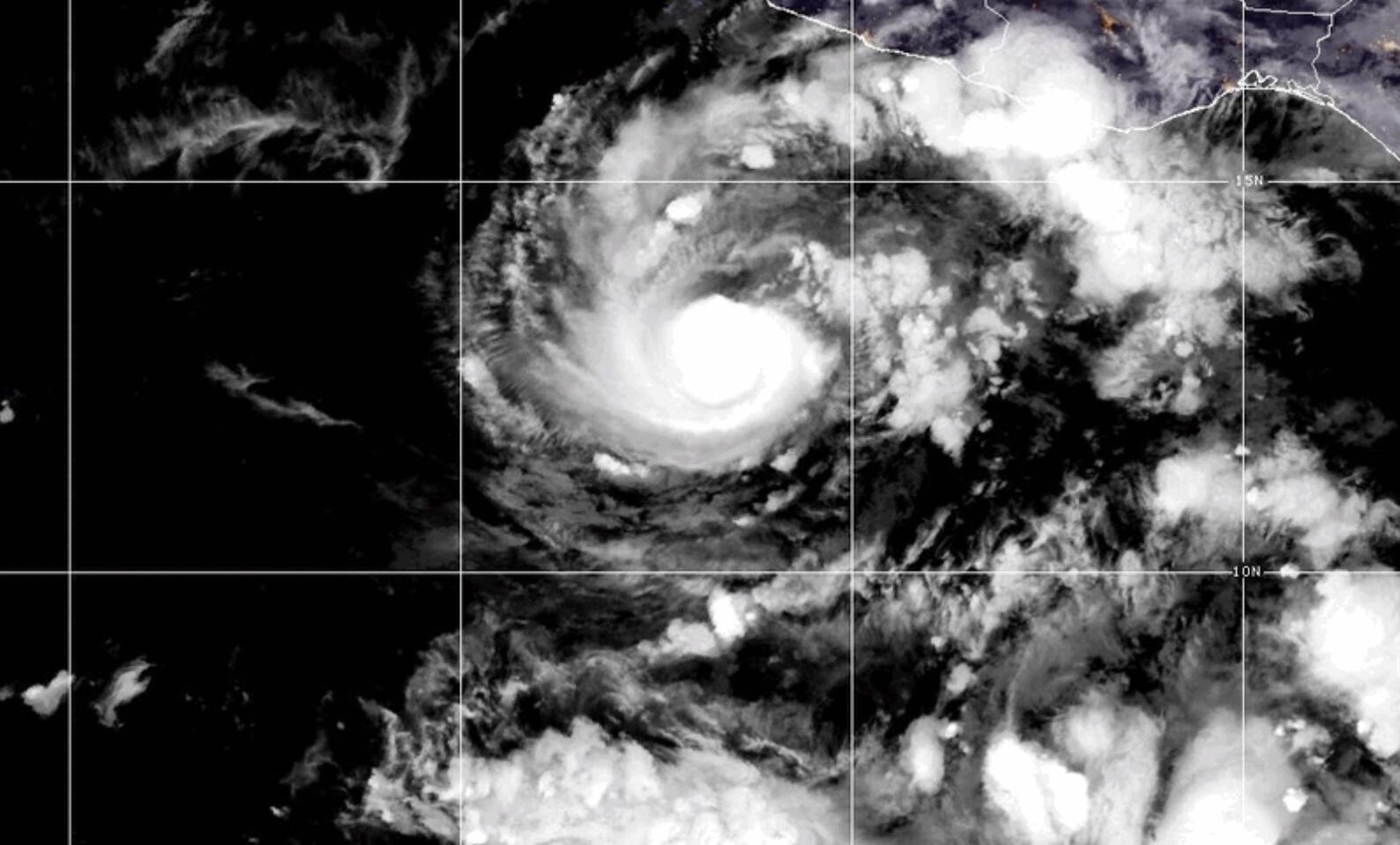 Hurricane threatens to bring flooding, mudslides to Mexico's Pacific Coast