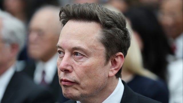 Musk pledges SpaceX shares for U.S. kids
