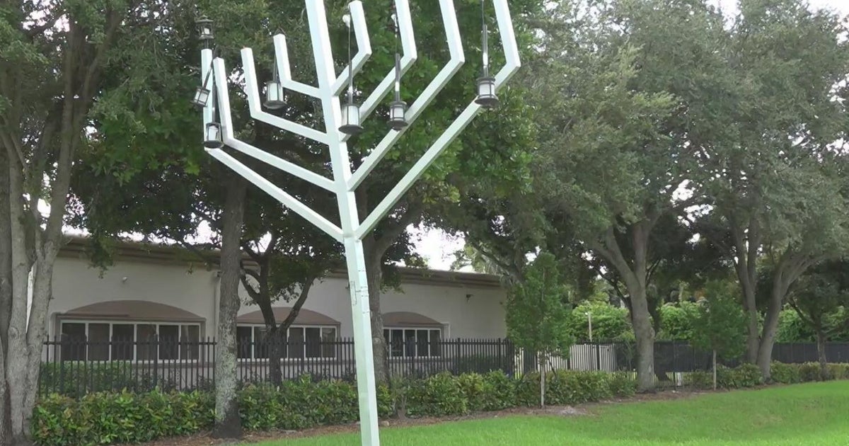 California man accused of ramming a shopping cart into menorah outside Broward synagogue, police say