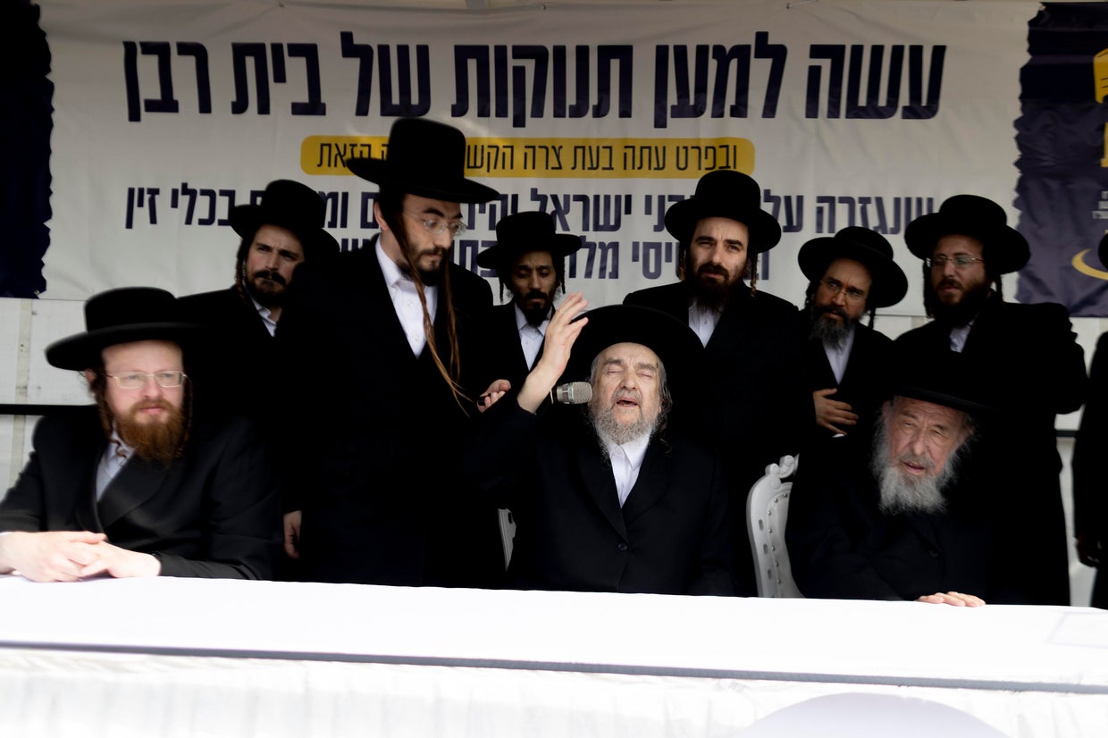 Ultra-Orthodox Jews Protest Imprisonment Of Israeli Draft Dodgers