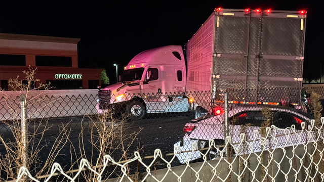 hwy99-big-rig-crash-elk-grove.png 