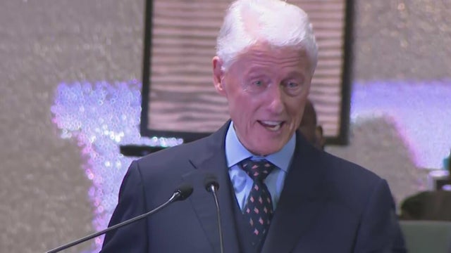 Former president Bill Clinton joins David Jolly in Hollywood campaign