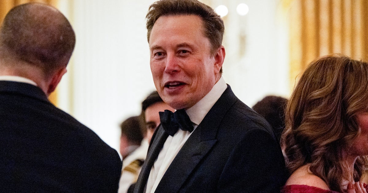 Илон Мъск сигнализира, че Tesla и SpaceX могат да се слеят. Ето защо той смята, че това е добра идея. 