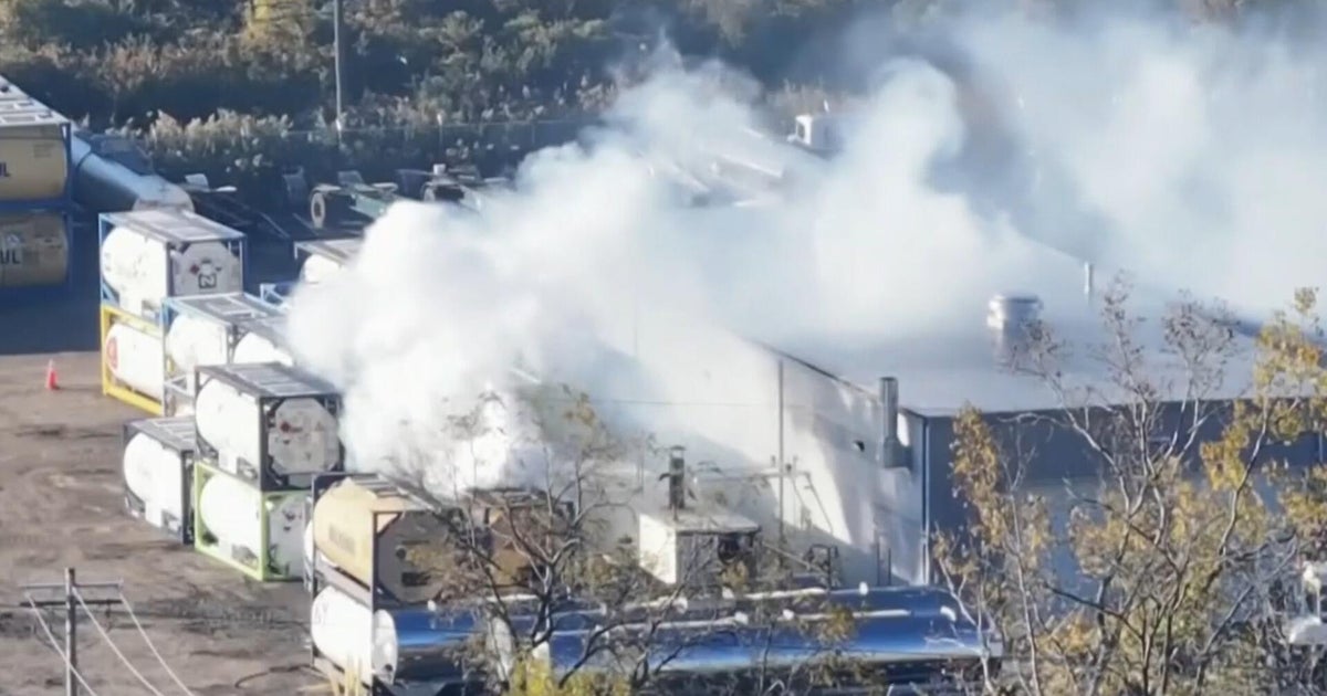 Hazardous fumes still leaking from Toledo chemical tank