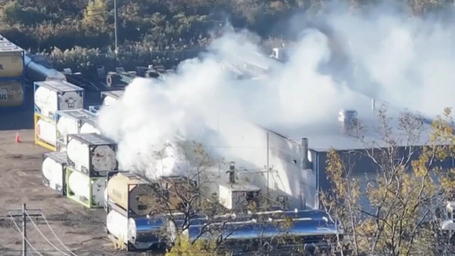 Fumes spew from Toledo chemical tank
