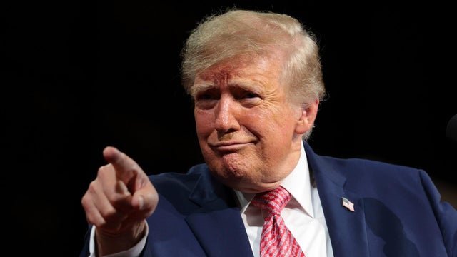 Trump fiercely defends Ohio attack ad