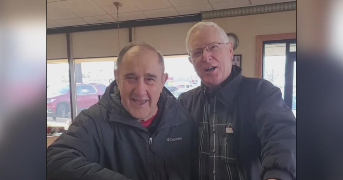 Metro Detroit restaurant remembers patron known for singing with longtime friend