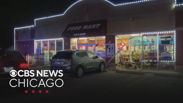 Smash and grab burglars hit Shell Food Mart near Midway Airport, steal ATM
