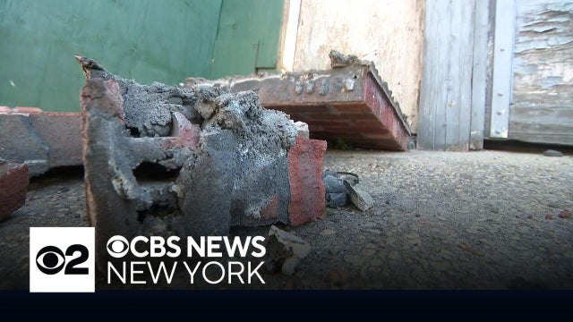 Falling bricks injure 6-year-old girl in Queens