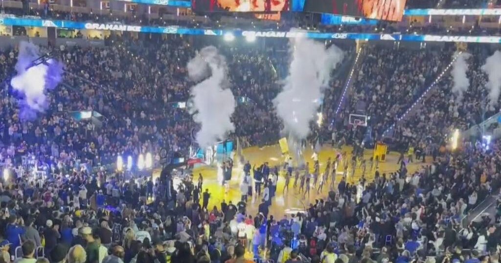 Warriors fans pack Chase Center for home opener with championship hopes