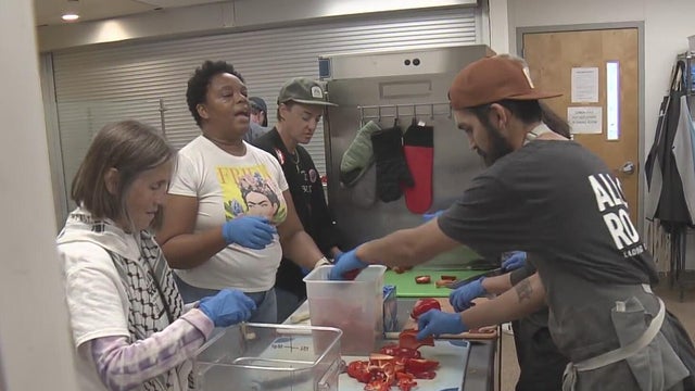 Boulder City Council candidates prepare meals at homeless shelter