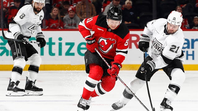 Los Angeles Kings v New Jersey Devils 