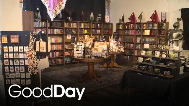 Checking out the Ravens Perch Bookstore | Cody's Caravan