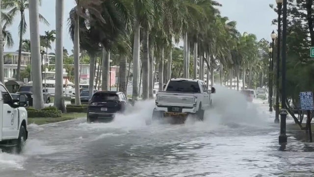 Drivers stranded, roads flooded as king tides send water rushing inland in Fort Lauderdale
