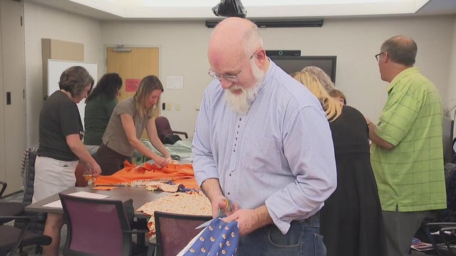 Volunteers honor 11 Pittsburgh synagogue shooting victims through day of service