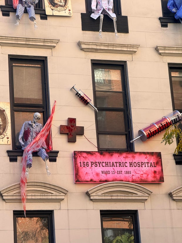 ues-halloween-spooky-asylum.jpg