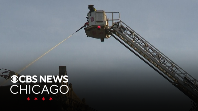 Multiple residents displaced after 2 Chicago area apartment fires over weekend