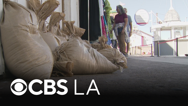 Newport Beach residents, business owners busy preparing for potential record-setting high tides