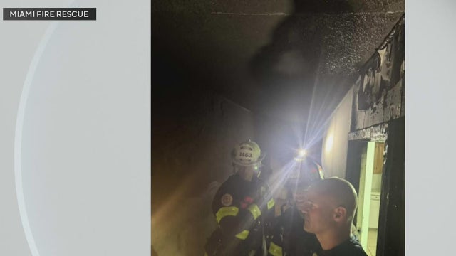 15 displaced after blaze rips through Miami apartment, officials say
