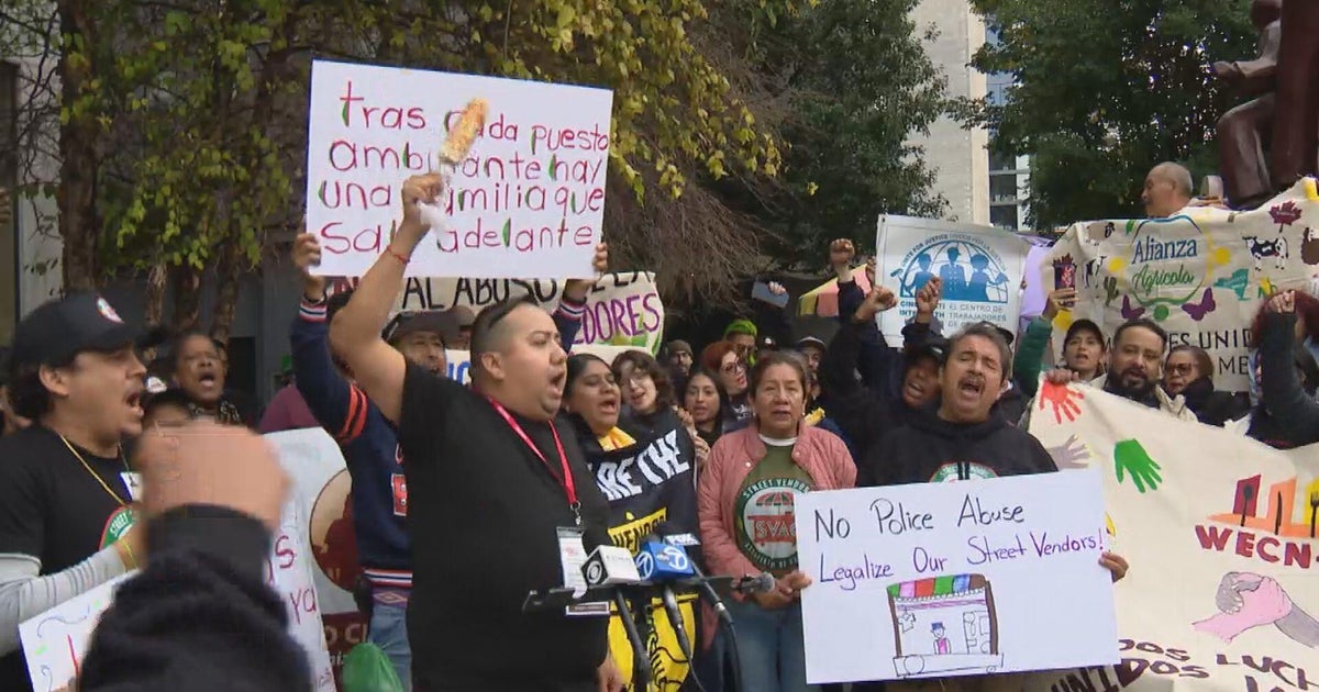 cbsnews.com - Asal  Rezaei - Food vendors from Chicago, other cities rally downtown against restrictive regulations