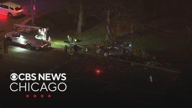 Crash causes traffic delays on Dundee Road in Palatine, Illinois
