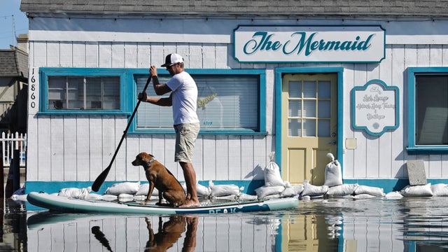 High tides break records in California