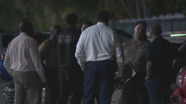 2 dead after apparent murder-suicide in northeast Miami-Dade, deputies say