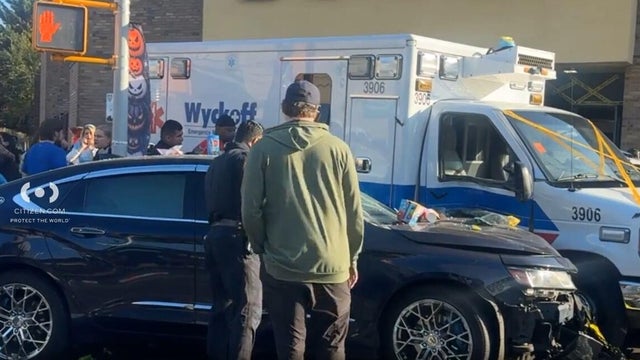 ambulance-accident.jpg 