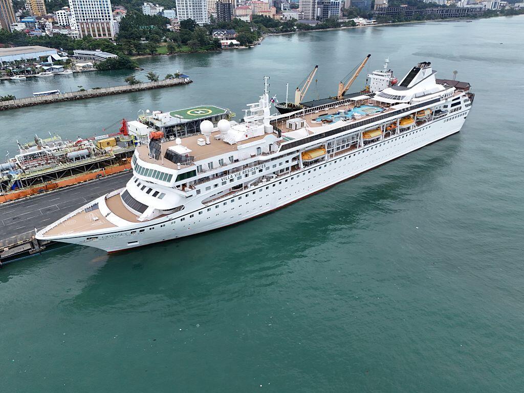 CEO says plan is to file for bankruptcy after ending luxury never-ending cruise
