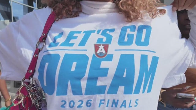 Atlanta Dream fans celebrate team's Game 6 win