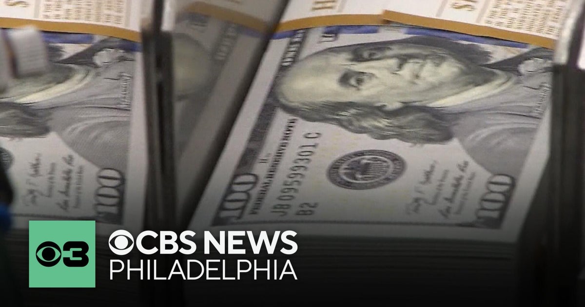 U.S. economy grows, but inflation rate continues to rise, federal data shows