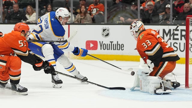 Tage Thompson,Ville Husso 