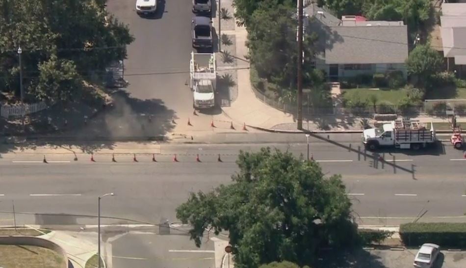 Gas Line Rupture Evacuates Reseda Neighborhood CBS Los Angeles