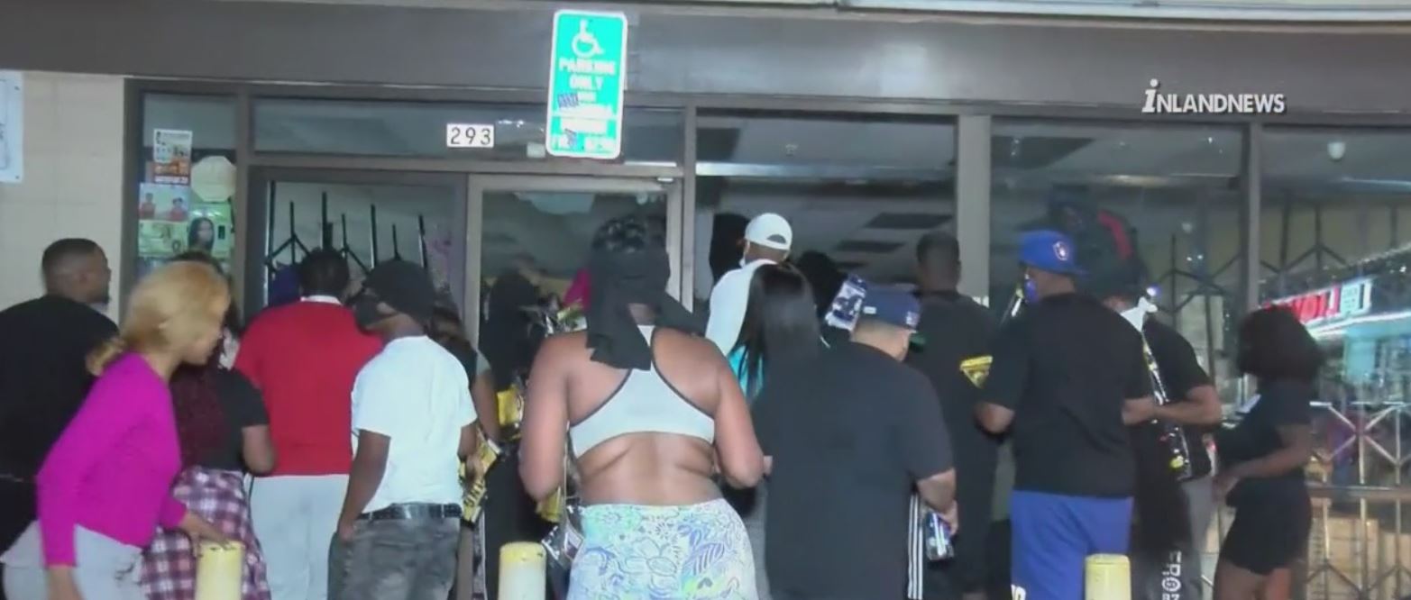 Looters Set Fire To Dmv In San Bernardino Ransack Stores Cbs Los Angeles