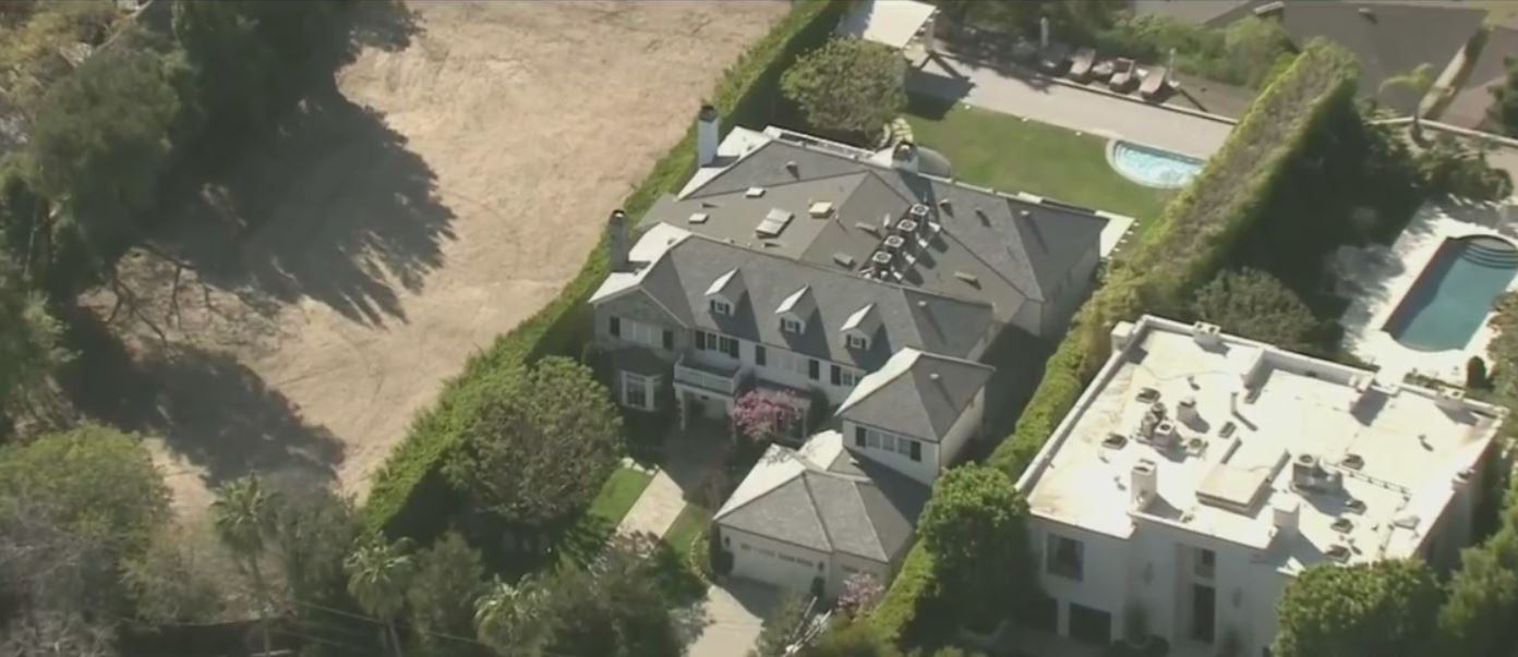 LeBron James Selling Brentwood Mansion For $20M - CBS Los Angeles