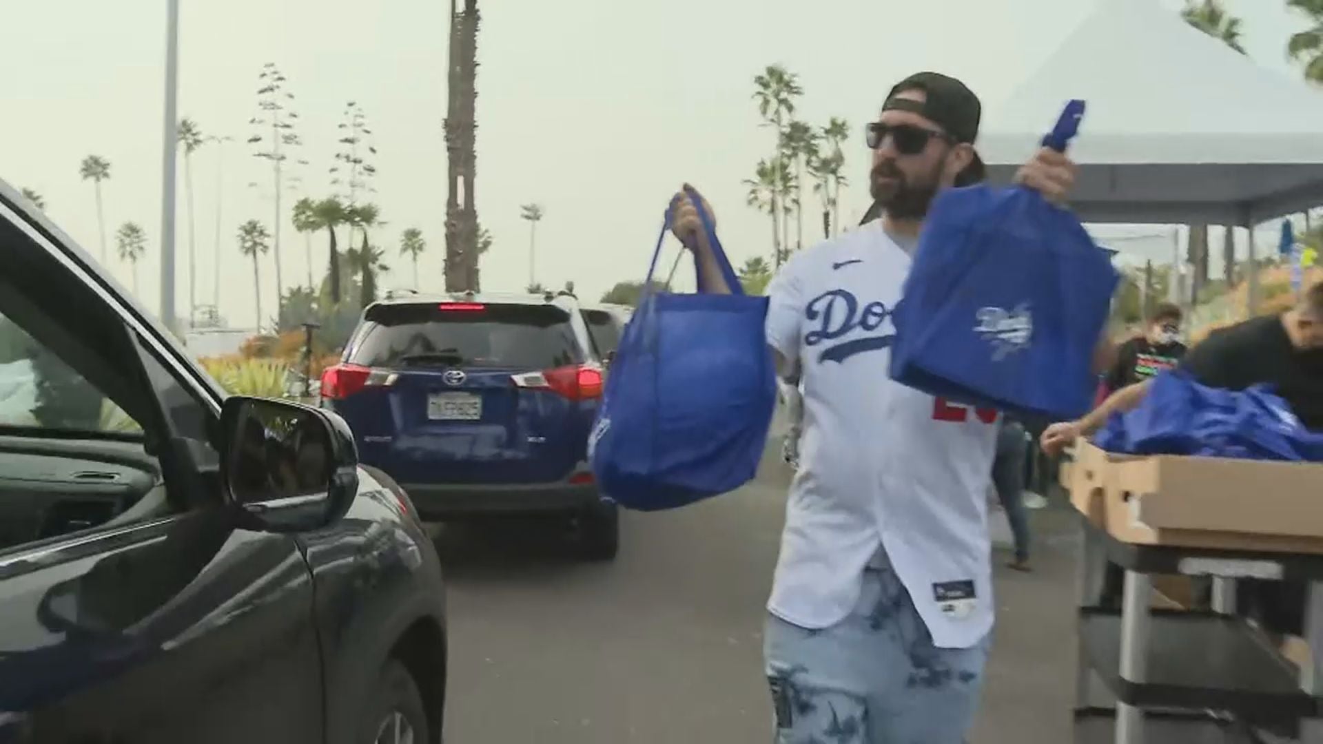 Los Angeles Dodgers host annual turkey giveaway - Beverly Press