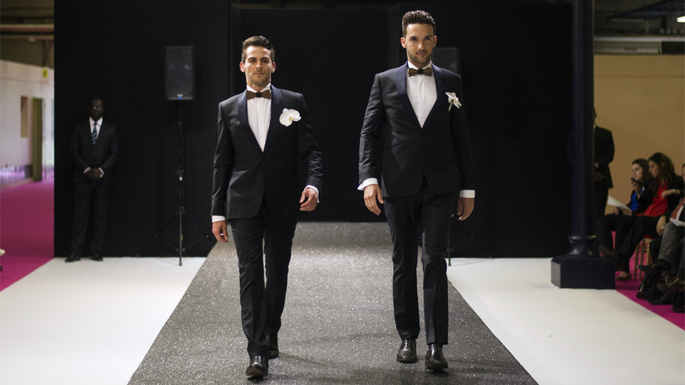 How to Teach Shoppers About Men's Suit Styles in Your 3D Customizer
