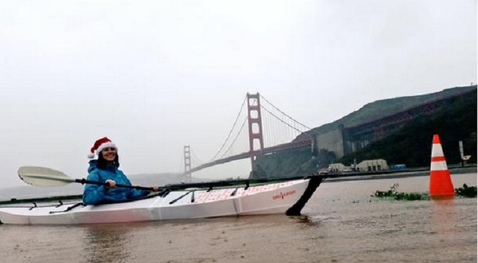 fun_rain_kayaker2
