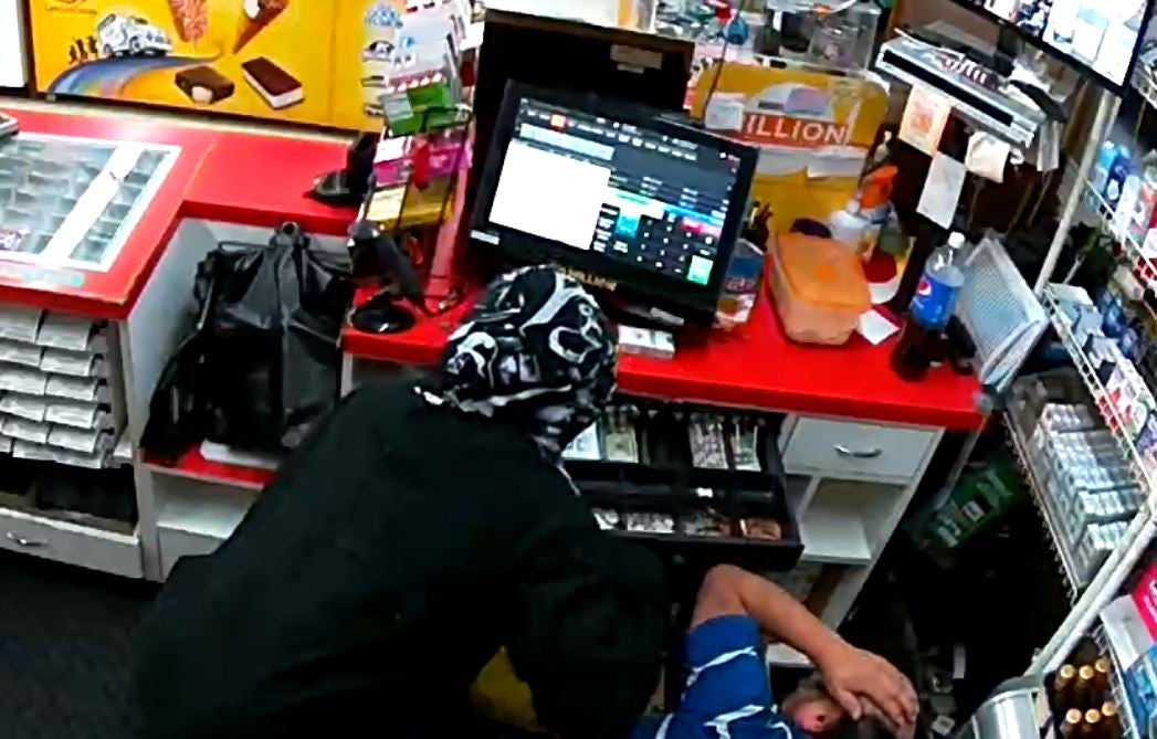 Video captures store clerk thwarting armed robbery in Fountain Valley