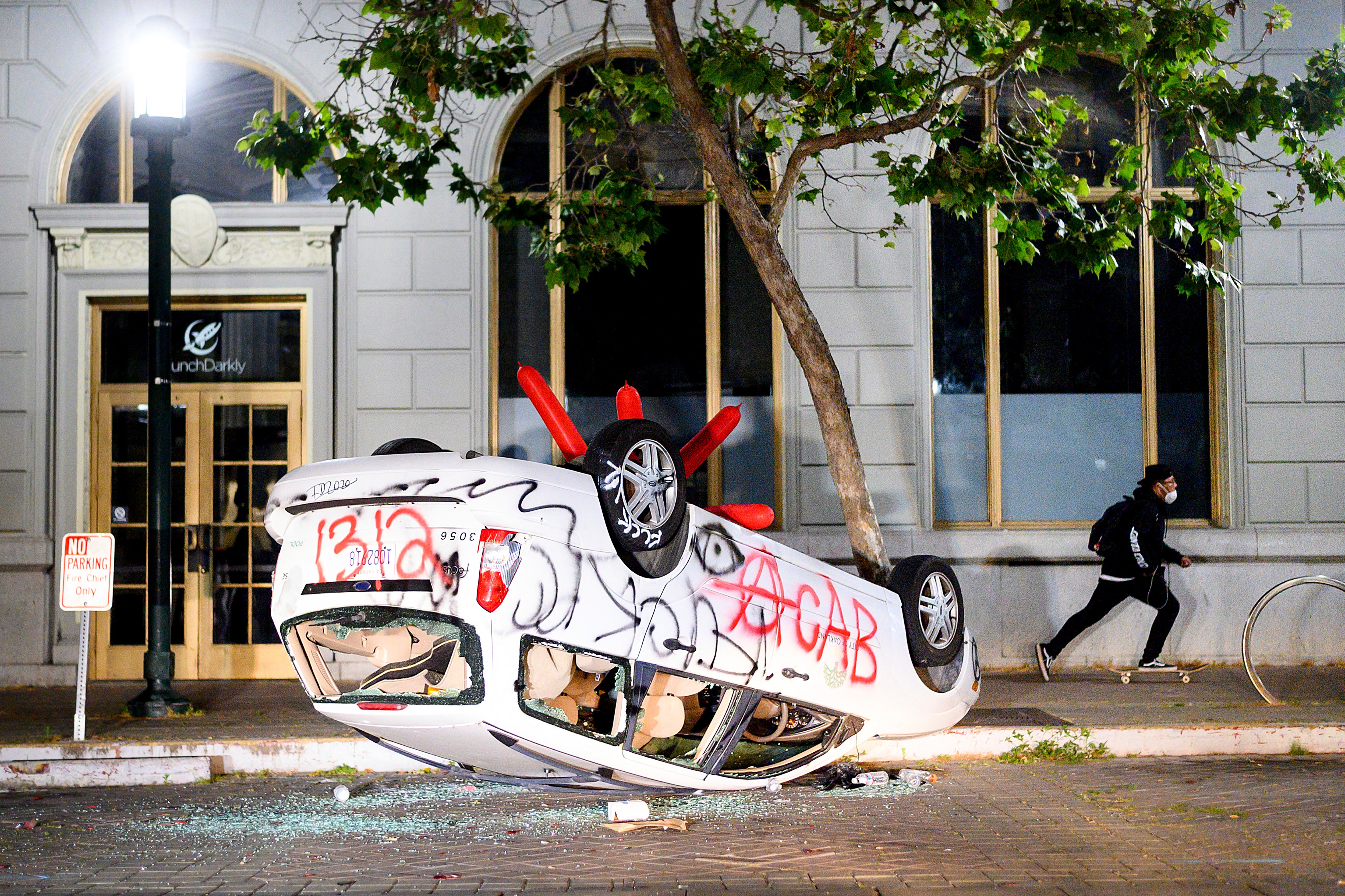 Looting follows George Floyd protests in SF, Oakland with fire set