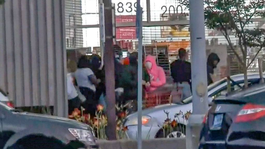 Roving Gangs Of Looters Ransack Emeryville Stores Along Bay Street