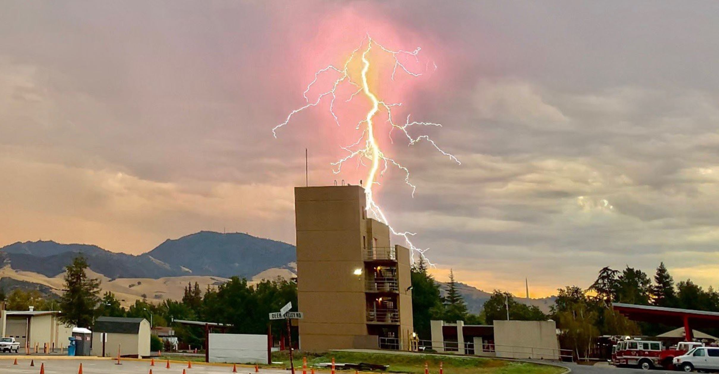 Staggering footage of lightning storm that started Bay Area fire